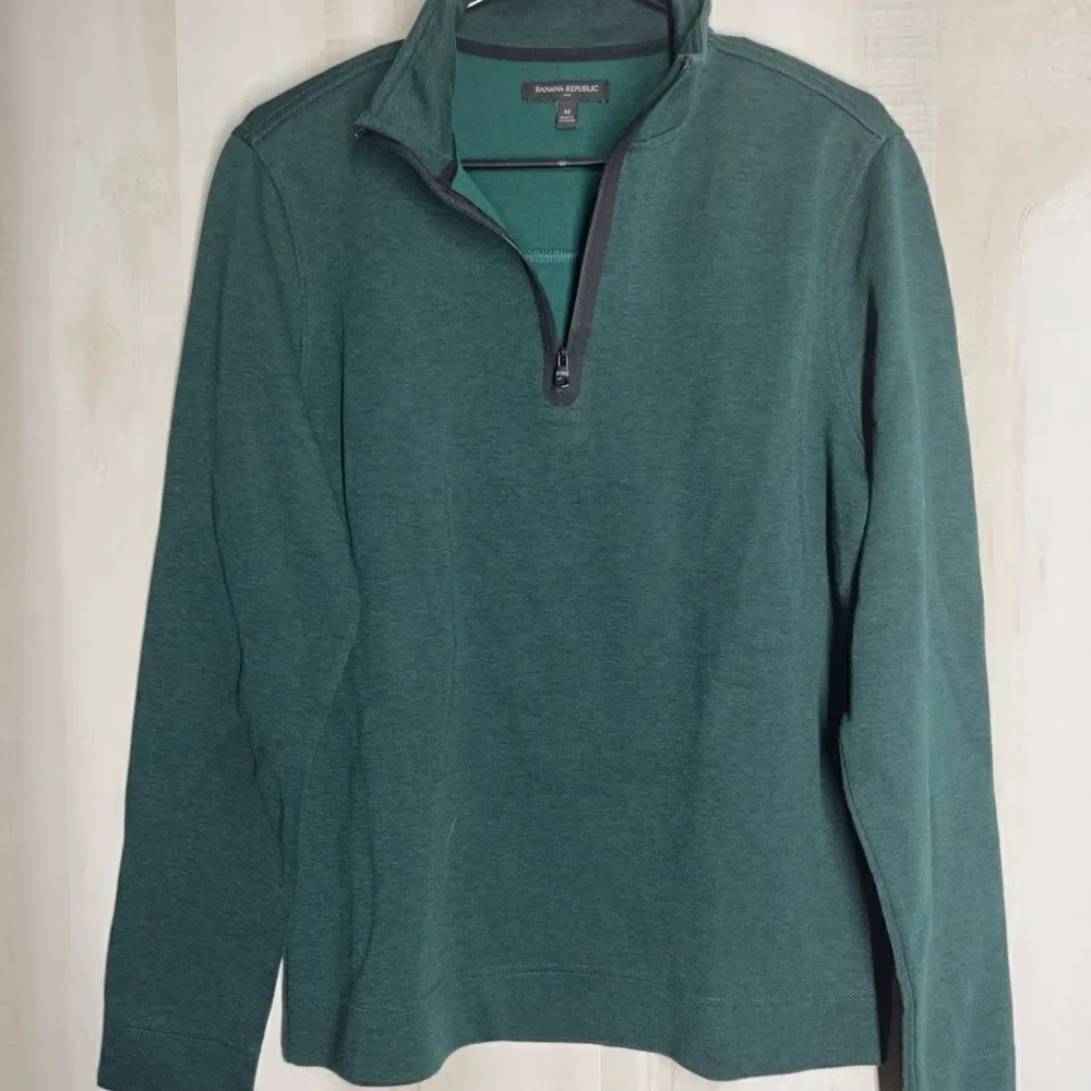 Banana‎ Republic forest Hunter green long sleeve pullover, size medium